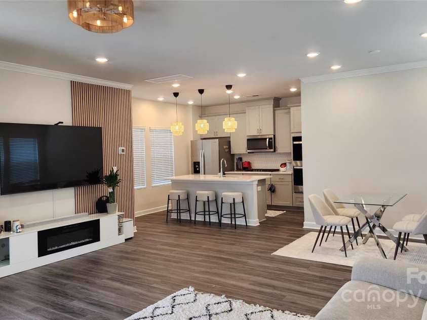 332 Cranford Drive, Pineville, NC 28134.  MLS# CAR4266216, YatesRealty ID 17544. 