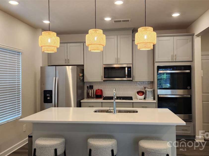 332 Cranford Drive, Pineville, NC 28134.  MLS# CAR4266216, YatesRealty ID 17544. 