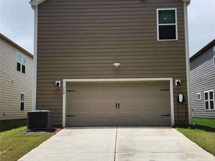 332 Cranford Drive, Pineville, NC 28134.  MLS# CAR4266216, YatesRealty ID 17544. 