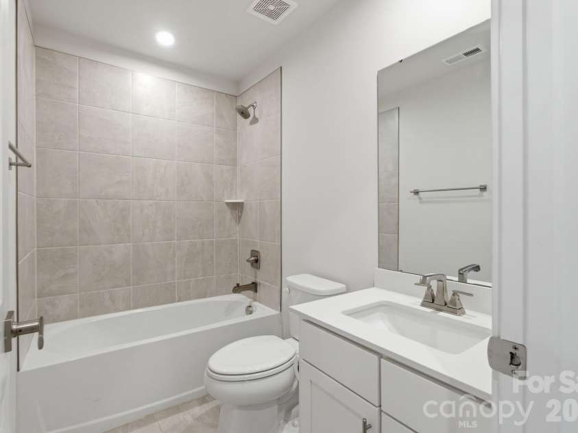 408 Tristram Lane, Charlotte, NC 28205.  MLS# CAR4415475, YatesRealty ID 17545. 