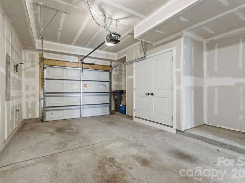 408 Tristram Lane, Charlotte, NC 28205.  MLS# CAR4415475, YatesRealty ID 17545. 