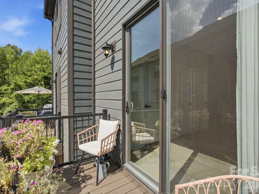 408 Tristram Lane, Charlotte, NC 28205.  MLS# CAR4415475, YatesRealty ID 17545. 