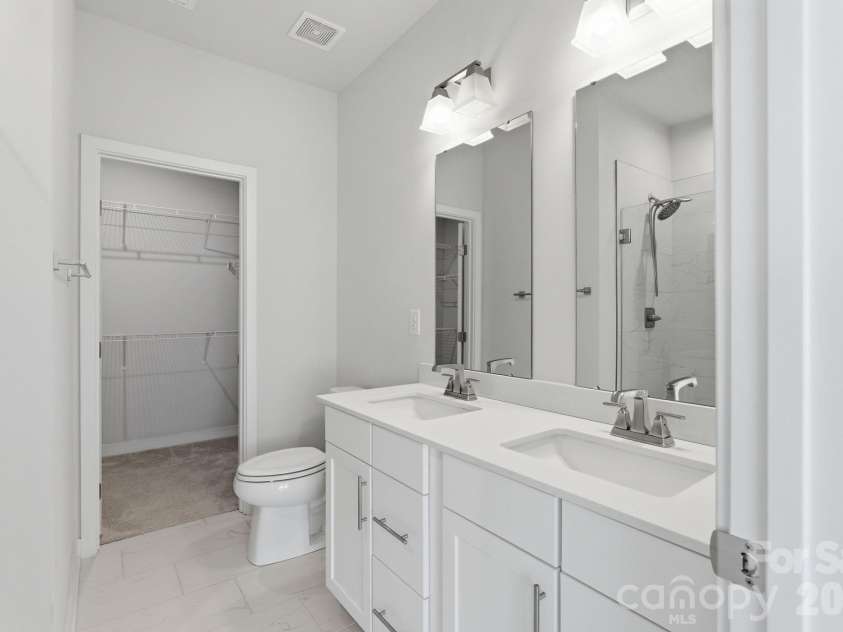 408 Tristram Lane, Charlotte, NC 28205.  MLS# CAR4415475, YatesRealty ID 17545. 