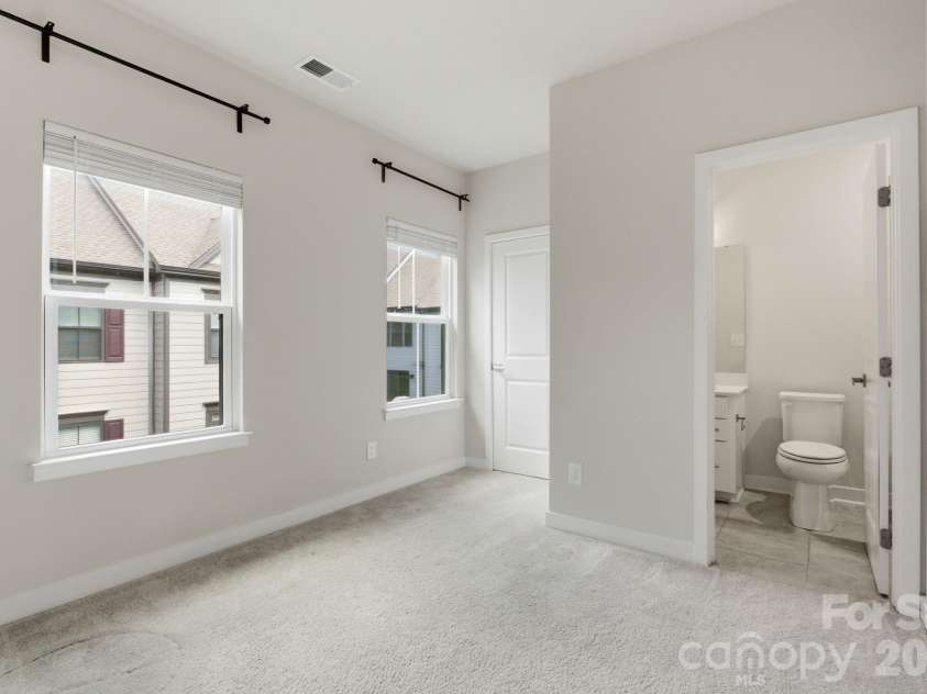 408 Tristram Lane, Charlotte, NC 28205.  MLS# CAR4415475, YatesRealty ID 17545. 
