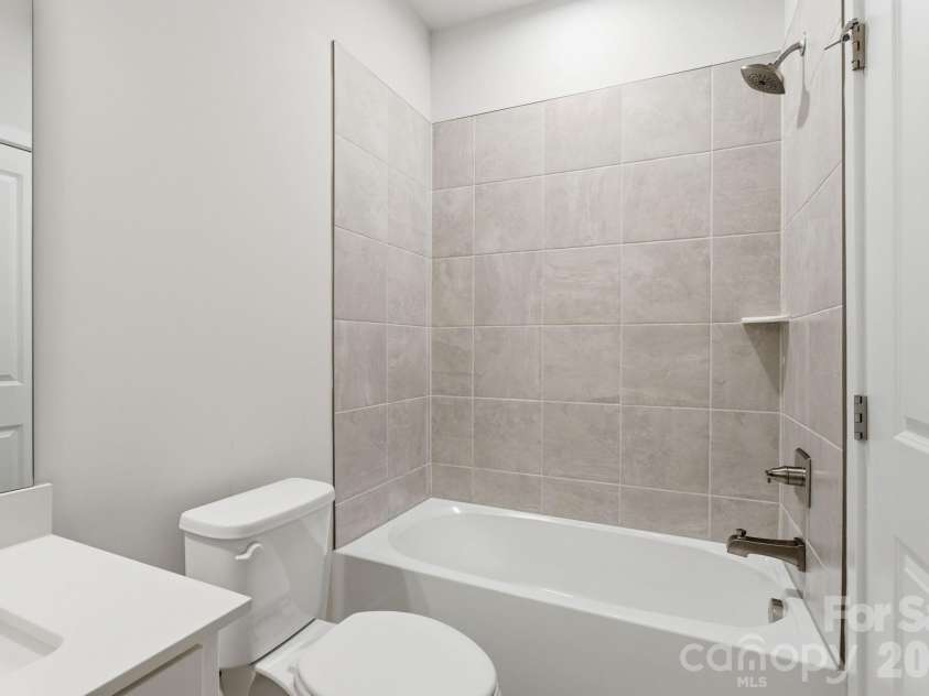408 Tristram Lane, Charlotte, NC 28205.  MLS# CAR4415475, YatesRealty ID 17545. 