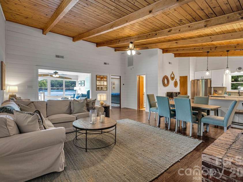 462 Charlotte Drive, Lake Lure, NC 28746.  MLS# CAR4375186, YatesRealty ID 17548. Great Room 
