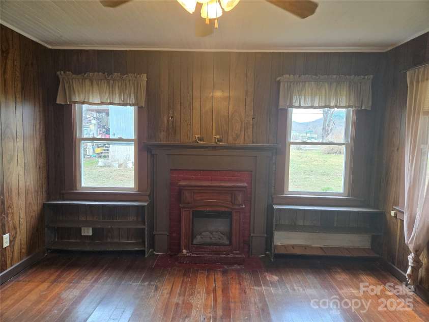 999 Chipper Curve Road, Sylva, NC 28779.  MLS# CAR4232341, YatesRealty ID 1755. 