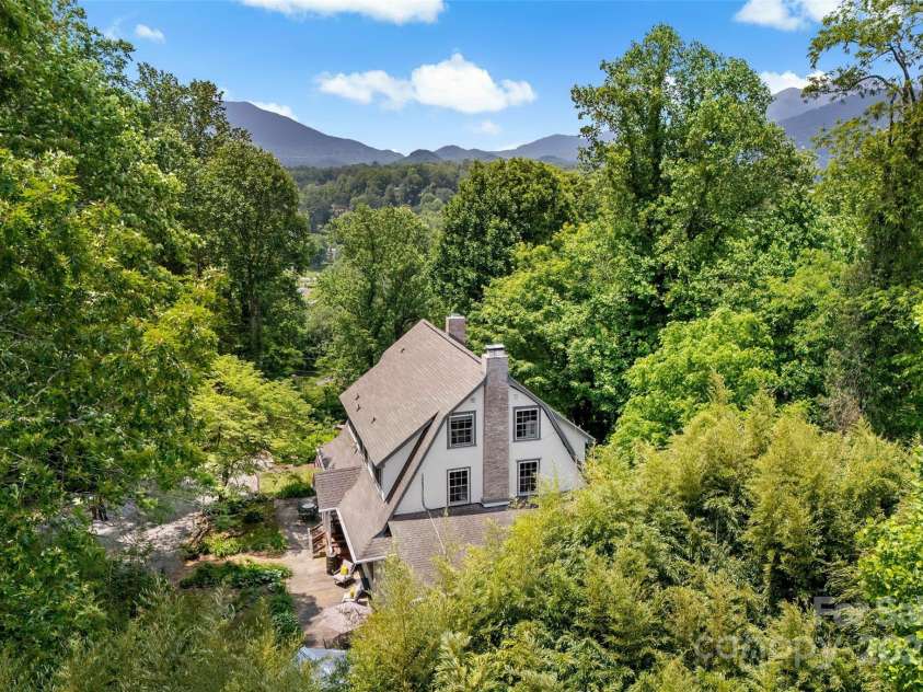 147 Preservation Way, Waynesville, NC 28786.  MLS# CAR4264584, YatesRealty ID 17550. 2.61 acres provides privacy