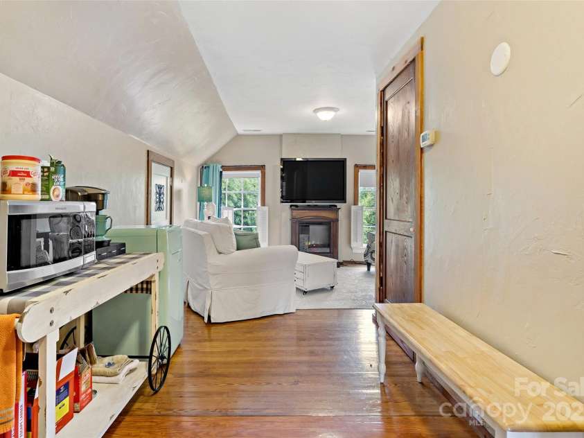 147 Preservation Way, Waynesville, NC 28786.  MLS# CAR4264584, YatesRealty ID 17550. 3rd Floor