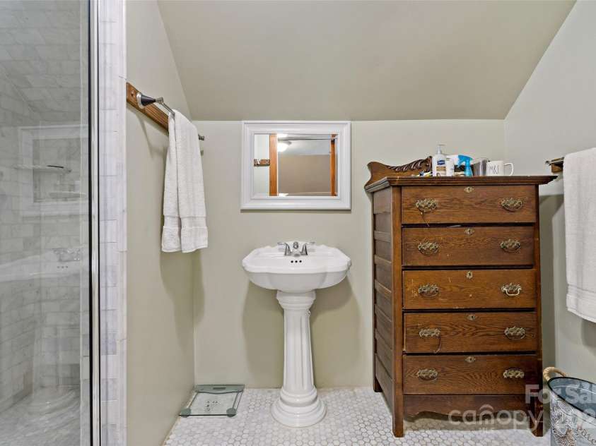 147 Preservation Way, Waynesville, NC 28786.  MLS# CAR4264584, YatesRealty ID 17550. Bath on 3rd floor