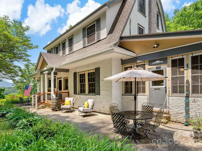 147 Preservation Way, Waynesville, NC 28786.  MLS# CAR4264584, YatesRealty ID 17550. Brick home