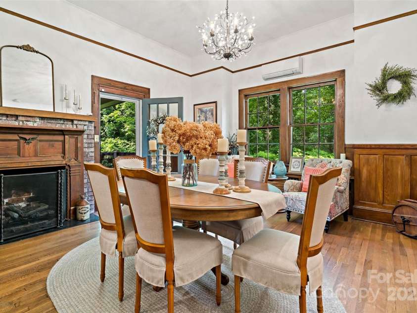 147 Preservation Way, Waynesville, NC 28786.  MLS# CAR4264584, YatesRealty ID 17550. Dining Area