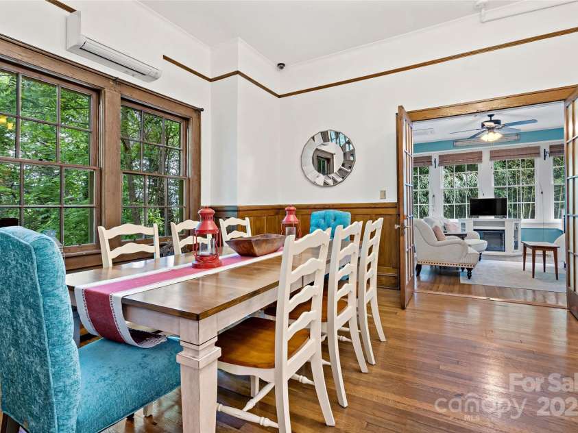 147 Preservation Way, Waynesville, NC 28786.  MLS# CAR4264584, YatesRealty ID 17550. Dining area