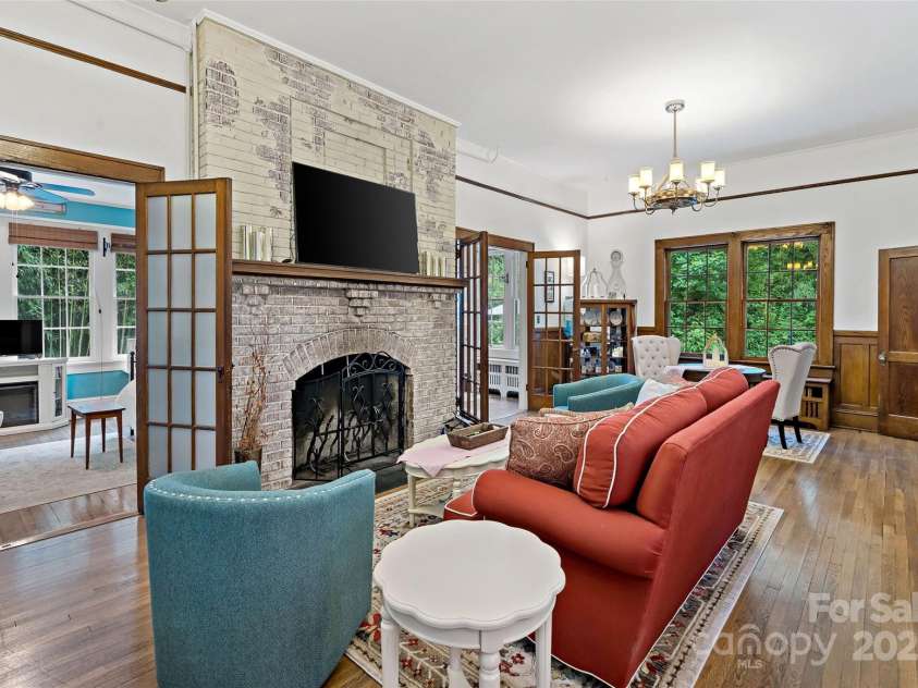 147 Preservation Way, Waynesville, NC 28786.  MLS# CAR4264584, YatesRealty ID 17550. Living Room