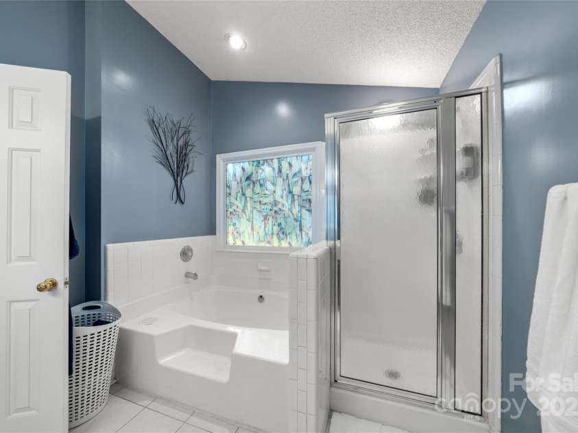 60 Southchase Drive, Fletcher, NC 28732.  MLS# CAR4288335, YatesRealty ID 17551. 