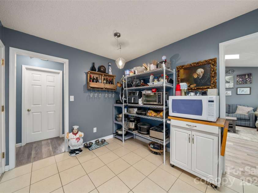 60 Southchase Drive, Fletcher, NC 28732.  MLS# CAR4288335, YatesRealty ID 17551. 