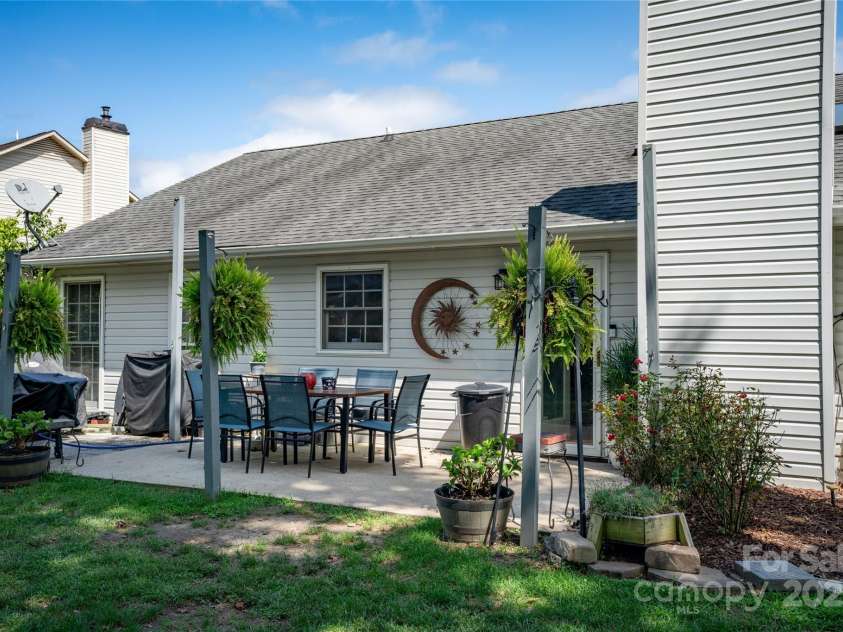 60 Southchase Drive, Fletcher, NC 28732.  MLS# CAR4288335, YatesRealty ID 17551. 