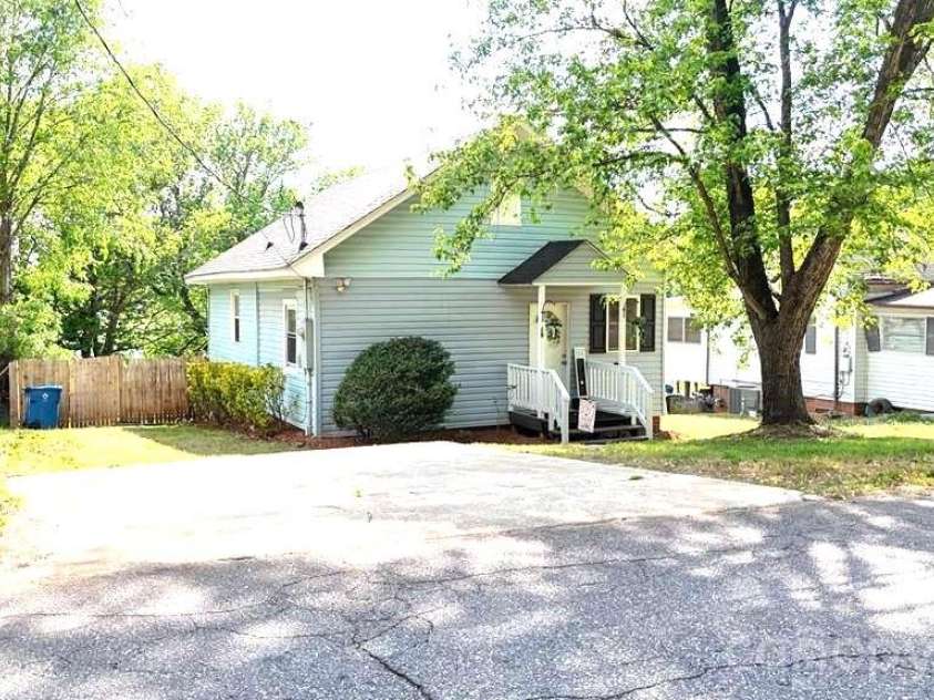 18 MIDWAY Street, Granite Falls, NC 28630.  MLS# CAR4373121, YatesRealty ID 17554. 