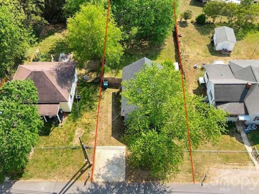 18 MIDWAY Street, Granite Falls, NC 28630.  MLS# CAR4373121, YatesRealty ID 17554. 
