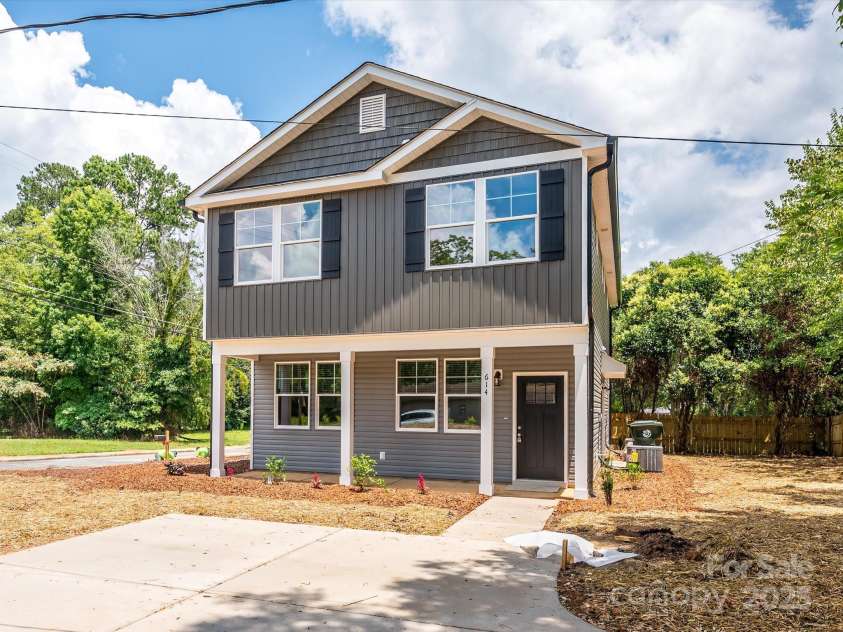 614 Kings Mountain Street, Clover, SC 29710.  MLS# CAR4267782, YatesRealty ID 17554. 