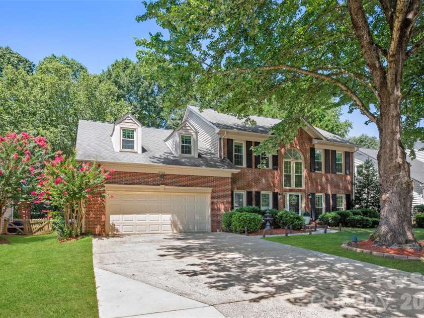 8906 Glade Court, Huntersville, NC 28078.  MLS# CAR4376212, YatesRealty ID 17555. 