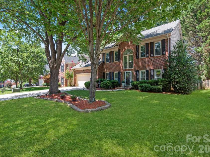 8906 Glade Court, Huntersville, NC 28078.  MLS# CAR4376212, YatesRealty ID 17555. 