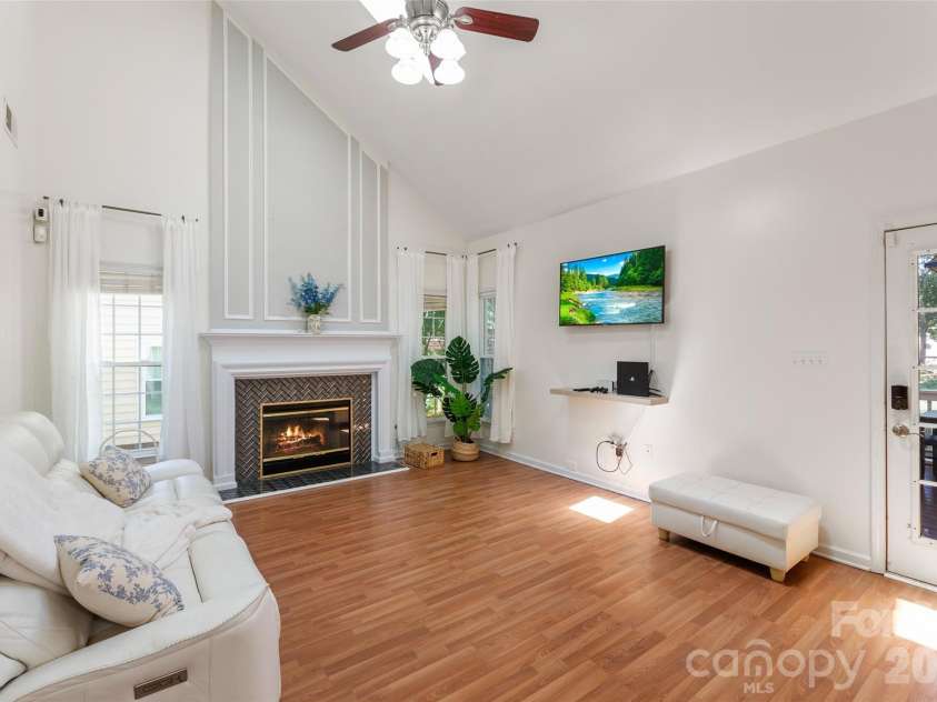 8906 Glade Court, Huntersville, NC 28078.  MLS# CAR4376212, YatesRealty ID 17555. 
