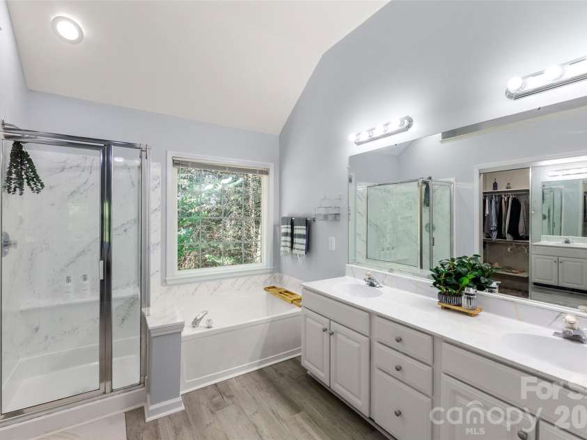 8906 Glade Court, Huntersville, NC 28078.  MLS# CAR4376212, YatesRealty ID 17555. 