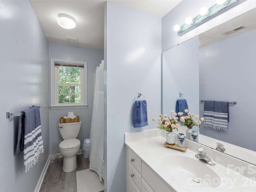 8906 Glade Court, Huntersville, NC 28078.  MLS# CAR4376212, YatesRealty ID 17555. 