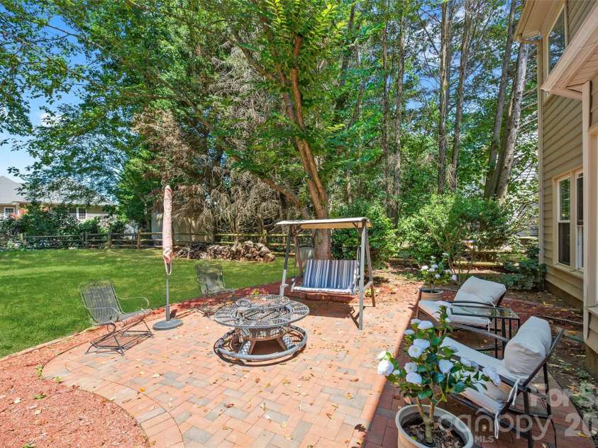 8906 Glade Court, Huntersville, NC 28078.  MLS# CAR4376212, YatesRealty ID 17555. 