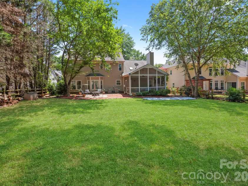 8906 Glade Court, Huntersville, NC 28078.  MLS# CAR4376212, YatesRealty ID 17555. 