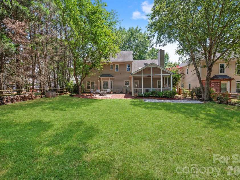 8906 Glade Court, Huntersville, NC 28078.  MLS# CAR4376212, YatesRealty ID 17555. 