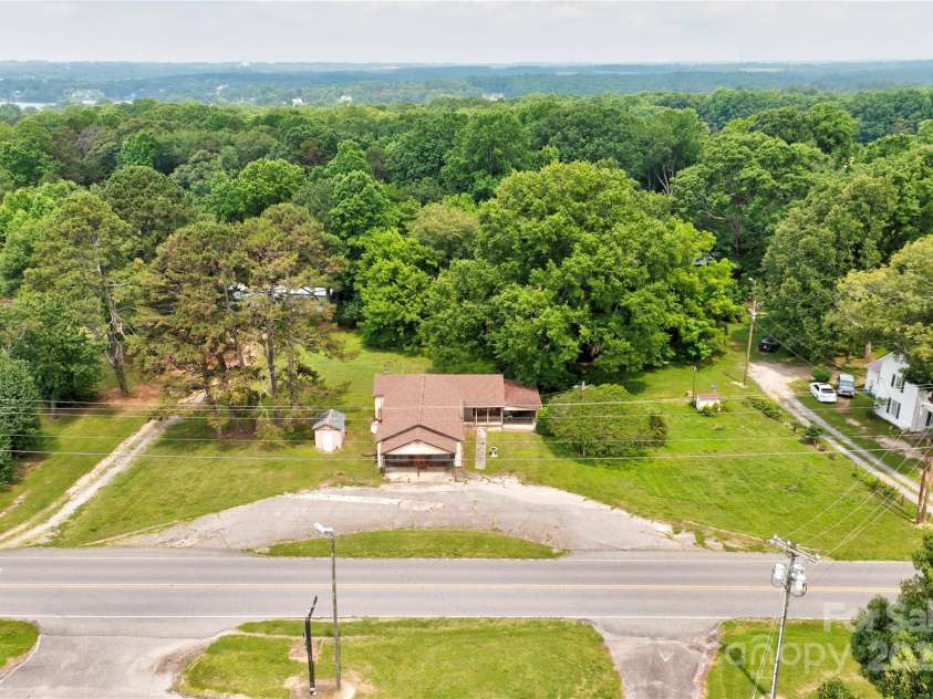 1529 Stony Point Road, Shelby, NC 28150.  MLS# CAR4267351, YatesRealty ID 17556. 