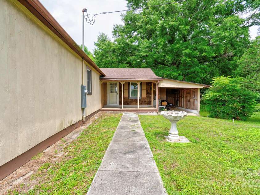 1529 Stony Point Road, Shelby, NC 28150.  MLS# CAR4267351, YatesRealty ID 17556. 