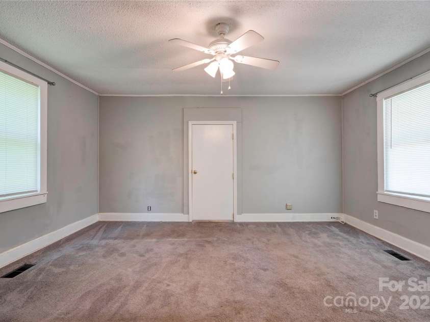 1529 Stony Point Road, Shelby, NC 28150.  MLS# CAR4267351, YatesRealty ID 17556. 