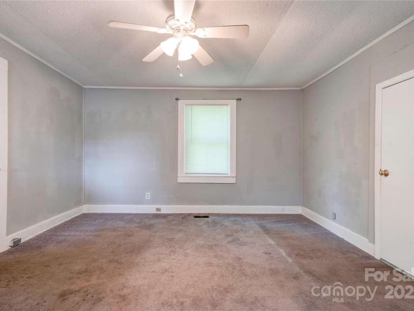 1529 Stony Point Road, Shelby, NC 28150.  MLS# CAR4267351, YatesRealty ID 17556. 