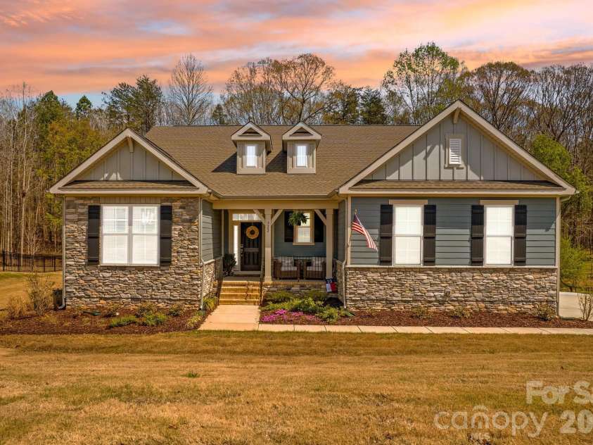 322 Muirfield Way, Salisbury, NC 28144.  MLS# CAR4362341, YatesRealty ID 17556. 