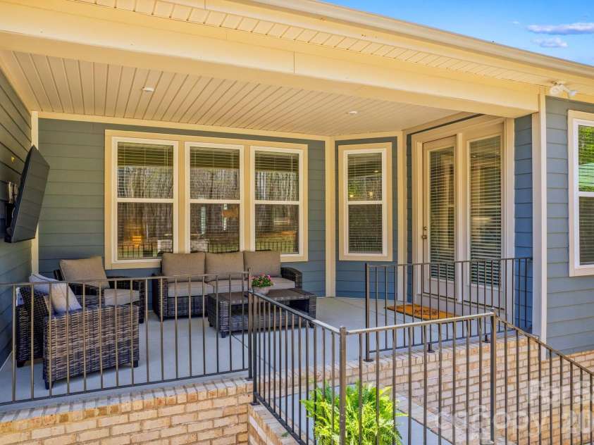 322 Muirfield Way, Salisbury, NC 28144.  MLS# CAR4362341, YatesRealty ID 17556. 