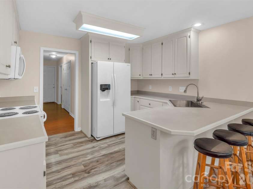 8814 Oldenburg Drive, Mount Pleasant, NC 28124.  MLS# CAR4372176, YatesRealty ID 17557. 
