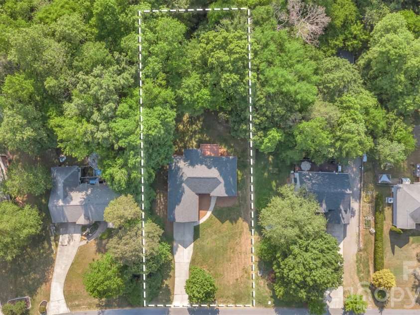 8814 Oldenburg Drive, Mount Pleasant, NC 28124.  MLS# CAR4372176, YatesRealty ID 17557. 
