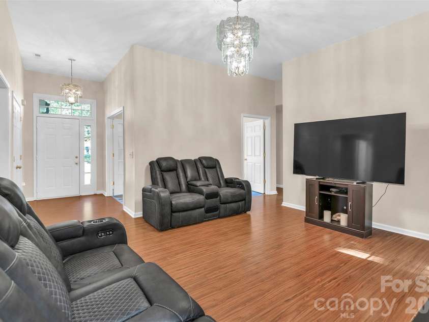 8814 Oldenburg Drive, Mount Pleasant, NC 28124.  MLS# CAR4372176, YatesRealty ID 17557. 