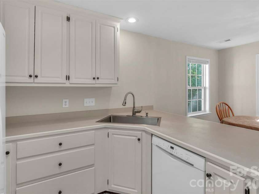 8814 Oldenburg Drive, Mount Pleasant, NC 28124.  MLS# CAR4372176, YatesRealty ID 17557. 