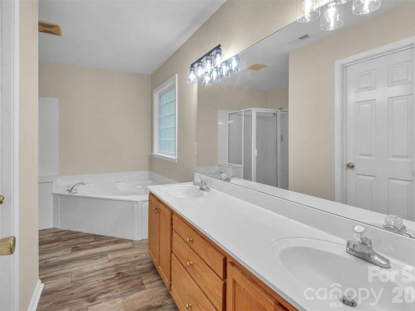 8814 Oldenburg Drive, Mount Pleasant, NC 28124.  MLS# CAR4372176, YatesRealty ID 17557. 