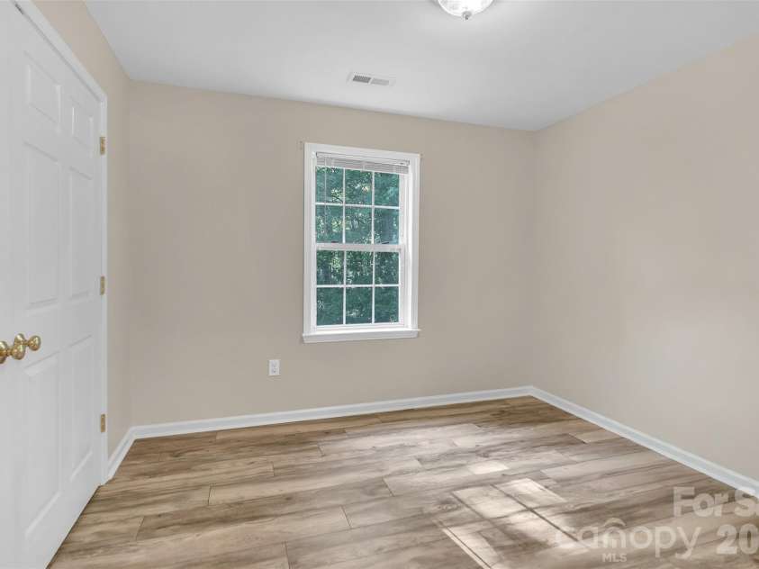8814 Oldenburg Drive, Mount Pleasant, NC 28124.  MLS# CAR4372176, YatesRealty ID 17557. 