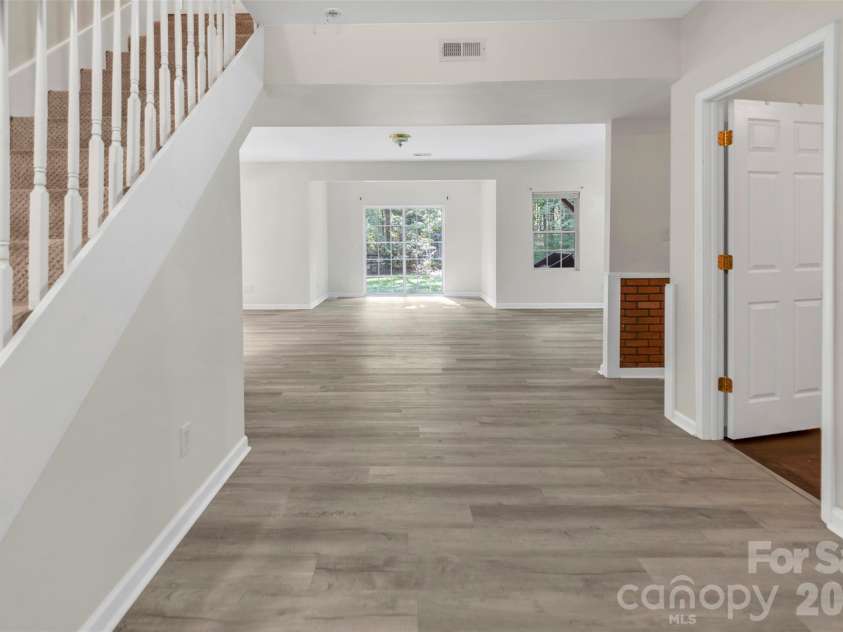 8814 Oldenburg Drive, Mount Pleasant, NC 28124.  MLS# CAR4372176, YatesRealty ID 17557. 