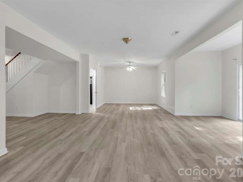 8814 Oldenburg Drive, Mount Pleasant, NC 28124.  MLS# CAR4372176, YatesRealty ID 17557. 