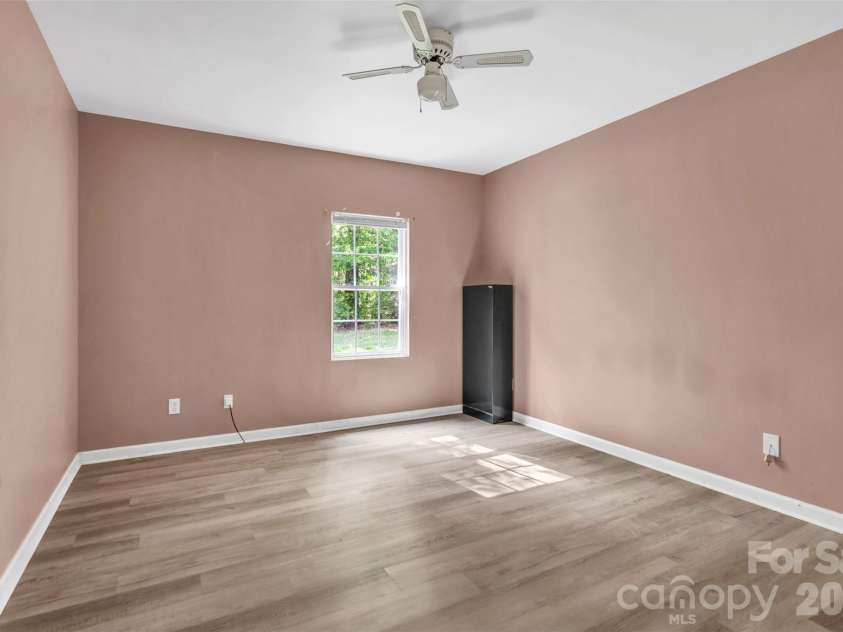 8814 Oldenburg Drive, Mount Pleasant, NC 28124.  MLS# CAR4372176, YatesRealty ID 17557. 