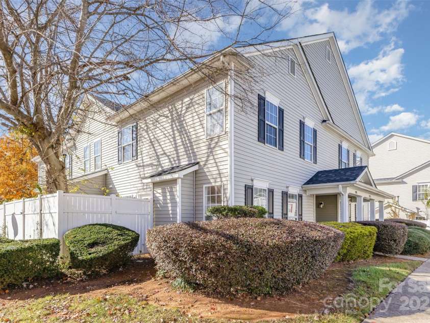 1911 Flushing Court, Charlotte, NC 28215.  MLS# CAR4319556, YatesRealty ID 17559. 