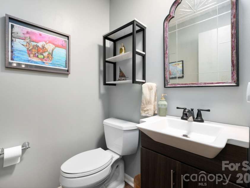 481 Overlook Drive, Mars Hill, NC 28754.  MLS# CAR4313425, YatesRealty ID 17559. 