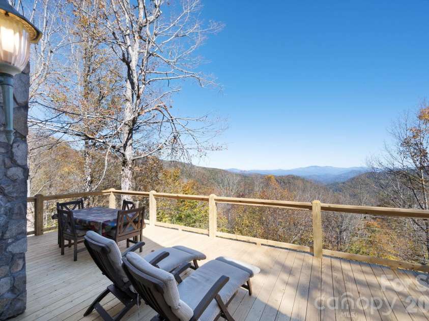 481 Overlook Drive, Mars Hill, NC 28754.  MLS# CAR4313425, YatesRealty ID 17559. 